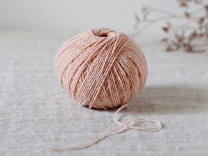 Włóczka De Rerum Natura candide peche melba 11