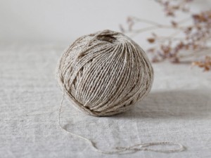 Włóczka De Rerum Natura candide nougat 02